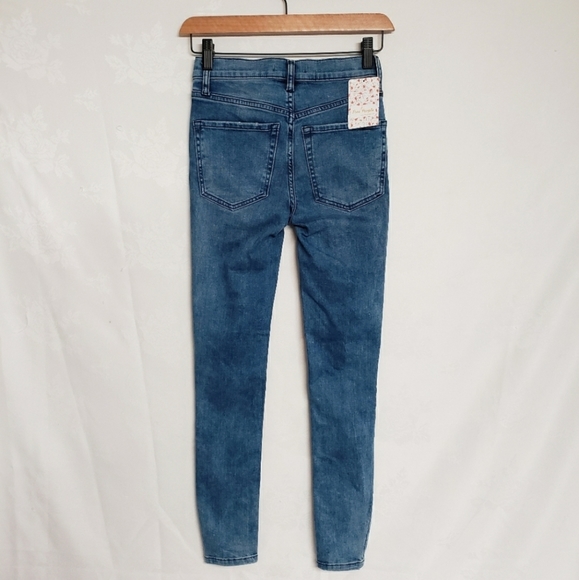 NWT Free People Busted Knee Skinny Jean's - Picture 2 of 9